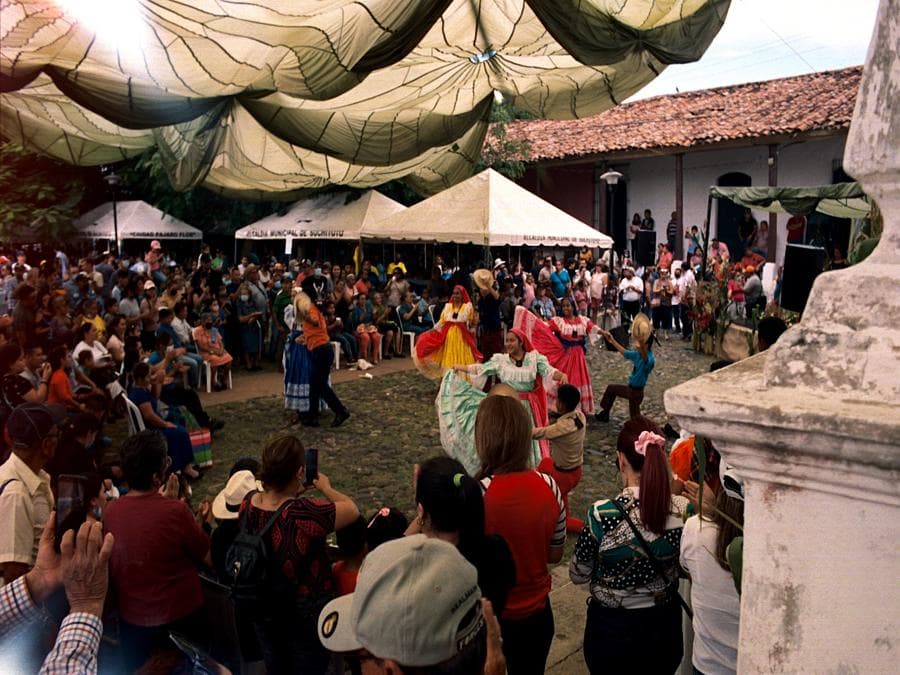 Descubriendo los Pueblos Cafetaleros de El Salvador: Un Viaje por la Ruta de las Flores y Más Allá